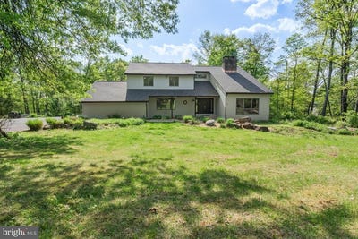 /international/us/4908-martha-lane-schwenksville-pa-110107807895/