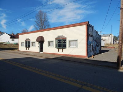 /international/us/307-s-spring-street-harrisville-wv-110106128397/