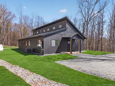 /international/us/273-perry-pond-road-narrowsburg-ny-110107266057/
