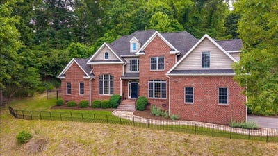 /international/us/235-deercroft-drive-blacksburg-va-110108548963/