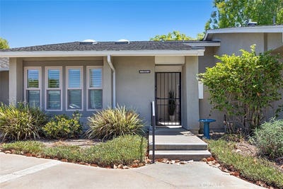 /international/us/8933-yolo-huntington-beach-ca-110120106294/