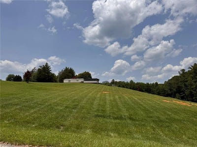 /international/us/124-great-pilot-lane-pinnacle-nc-110100246712/