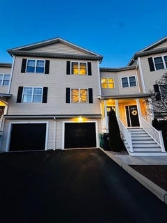 /international/us/3800-post-road-warwick-ri-110106720452/