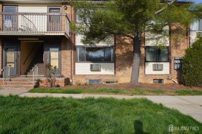 /international/us/733-cricket-lane-woodbridge-proper-nj-110107281883/