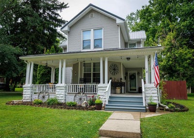 /international/us/18-fall-street-williamsport-in-110100595629/