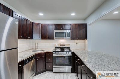 /international/us/3406-hana-road-edison-nj-110107983559/