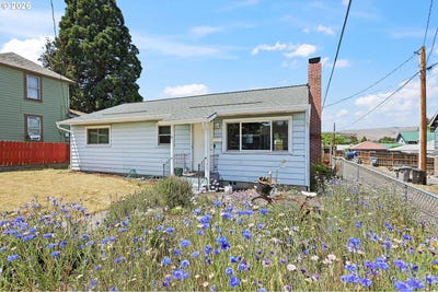 /international/us/1111-mount-hood-st-thedalles-or-110108356049/