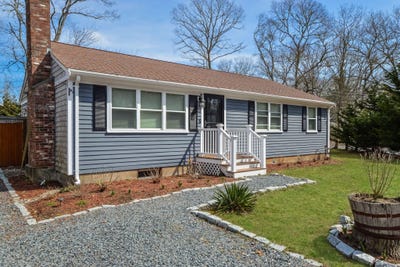 /international/us/48-kennedy-circle-hyannis-ma-110098446541/