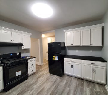 /international/us/402-huntington-street-new-haven-ct-110108439461/