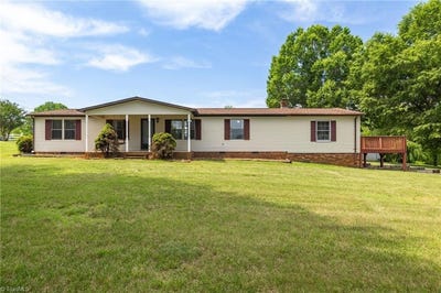/international/us/1010-john-hill-road-walnut-cove-nc-110108662667/