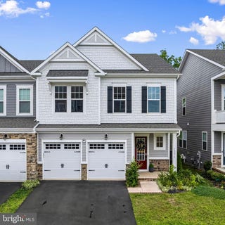 /international/us/18270-moss-garden-road-dumfries-va-110119524753/