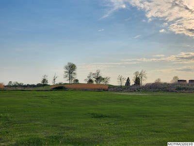 /international/us/417-brickyard-rd-sheffield-ia-110084330776/