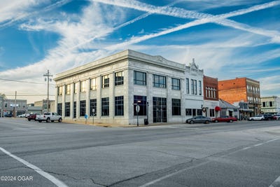 /international/us/100-n-main-road-webb-city-mo-110095960352/