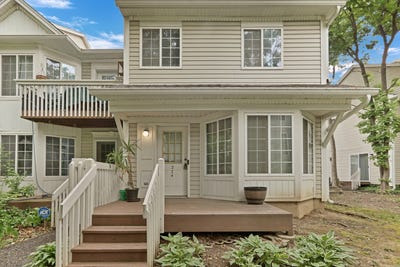 /international/us/274-w-treehouse-lane-round-lake-il-110108605134/