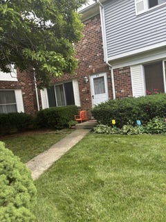 /international/us/111-greentree-court-bolingbrook-il-110108919134/