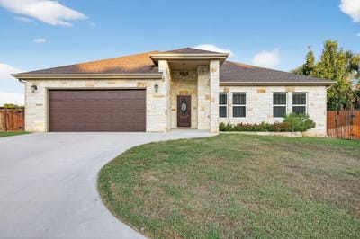 /international/us/237-meadowlakes-dr-meadowlakes-tx-110102365418/