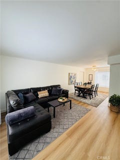 /international/us/8800-burnet-north-hills-ca-110107749952/