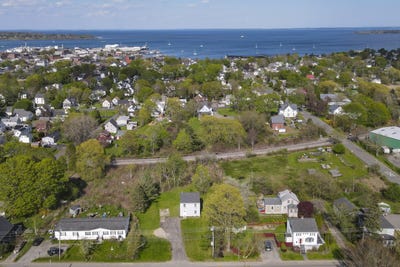 /international/us/59-broadway-rockland-me-110108350290/