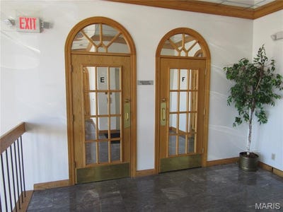 /international/us/215-e-center-drive-alton-il-110107714921/