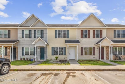 /international/us/1004-banister-loop-jacksonville-nc-110107808054/