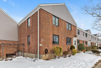 /international/us/218-01-68-avenue-bayside-ny-110105778952/