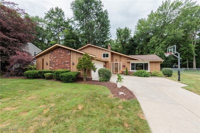 /international/us/27645-linwood-circle-north-olmsted-oh-110100799228/