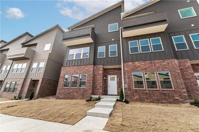 /international/us/2179-w-million-lane-fayetteville-ar-110107264493/