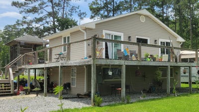 /international/us/174-s-river-drive-beaufort-nc-110120651391/