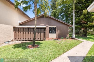 /international/us/2146-nova-village-dr-davie-fl-110099233040/