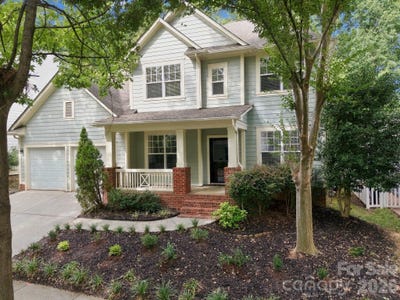 /international/us/17625-harbor-walk-drive-cornelius-nc-110120482038/