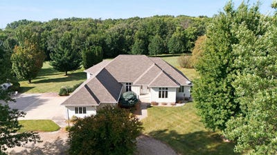 /international/us/30665-deer-trail-new-hartford-ia-110119908628/