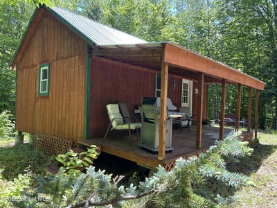 /international/us/10-w-tucker-road-stony-creek-ny-110099965460/
