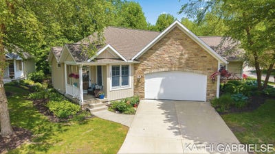 /international/us/16273-riverdale-court-spring-lake-mi-110108392740/