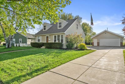 /international/us/w150n8180-manhattan-dr-menomonee-falls-wi-110107856474/