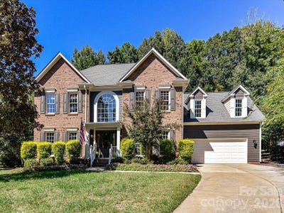 /international/us/17127-windy-oaks-court-cornelius-nc-110120449866/