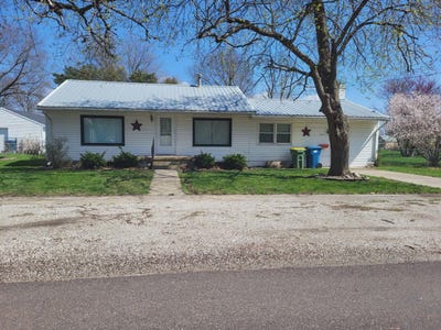 /international/us/405-s-grove-street-colfax-il-110107266008/