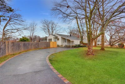 /international/us/21-chimney-lane-bay-shore-ny-110097172066/
