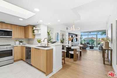 /international/us/13700-marina-pointe-dr-marina-del-rey-ca-110107313360/