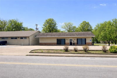 /international/us/313-w-meadow-avenue-springdale-ar-110107509044/