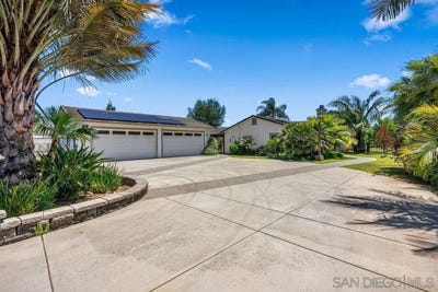 /international/us/411-leclair-escondido-ca-110108099382/
