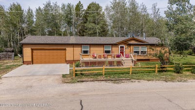 /international/us/1054-quaker-lane-pinedale-wy-110100420740/