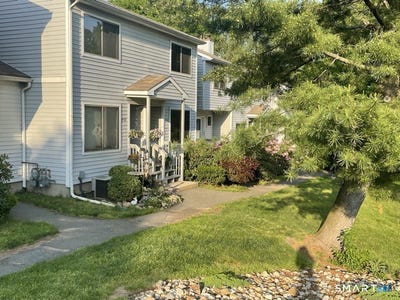 /international/us/448-cypress-road-newington-ct-110107576285/