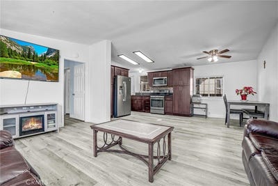 /international/us/10800-dale-avenue-stanton-ca-110104159687/
