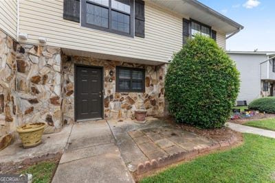 /international/us/2497-hidden-cove-court-gainesville-ga-110120003296/