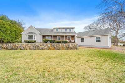 /international/us/8-crescent-st-tewksbury-ma-110107059910/