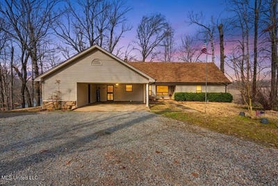 /international/us/1996-tanyard-road-hernando-ms-110119314657/