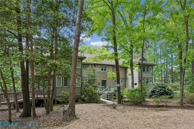 /international/us/117-sturgeon-creek-road-deltaville-va-110107927548/