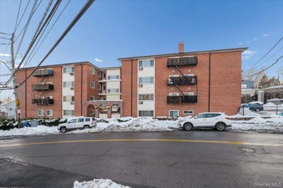 /international/us/900-midland-avenue-yonkers-ny-110106122937/