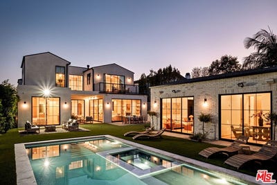 /international/us/11621-hesby-st-valley-village-ca-110108693397/