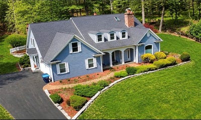 /international/us/38-hemlock-lane-painted-post-ny-110108076900/